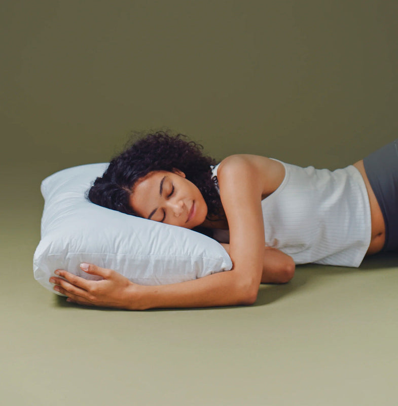 Pillow in Standard - Mid Loft Aeyla